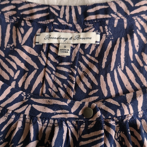 Broadway &  Broome silk top - Picture 2 of 7